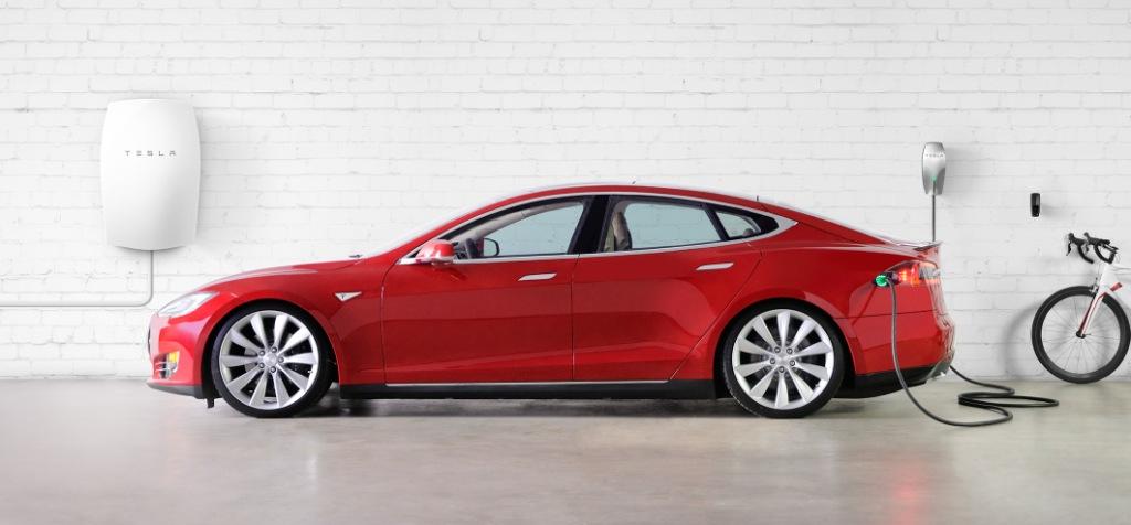 Tesla revised its sales target for its electric vehicles, saying it now expectets to sell somewhere between 50,000 and 55,000. PHOTO: Tesla