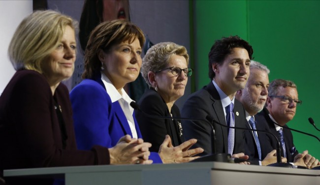 Several of Canada's Premier's with PM Justin Trudeau at the COP21. Left to right: Alberta Premier Rachel Notley, British Columbia Premier Christy Clark, Ontario Premier Kathleen Wynne, PM Justin Trudeau, Quebec Premier Philippe Couillard, and Saskatchewan Premier Brad Wall. PHOTO: Government of Canada