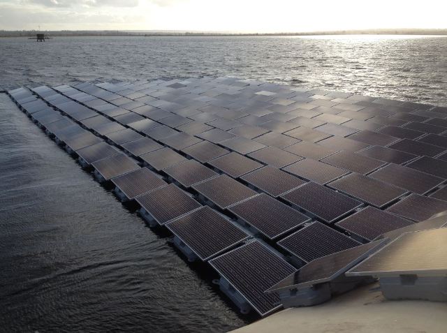 Lightsource is nearing completion on the U.K.'s largest floating solar plant, build on top of Queen Elizabeth Reservoir in London. PHOTO: Lightsource