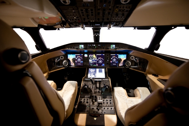 Cockpit of the Global 6000 corporate jet. PHOTO: Bombardier 