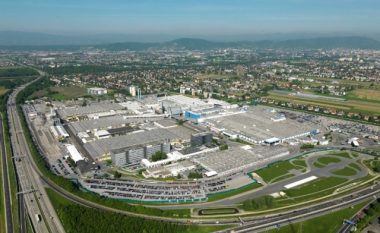 magna plant 100m starts canadian austria paint slovenia graz expected contract facility firm assembly per vehicle building cars