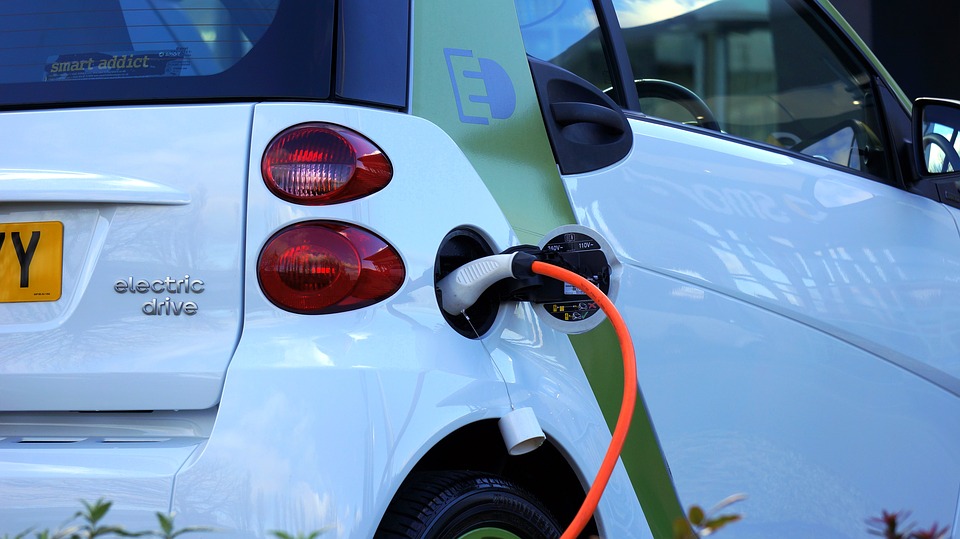 buying-an-electric-car-becomes-cheaper-as-federal-rebates-kick-in