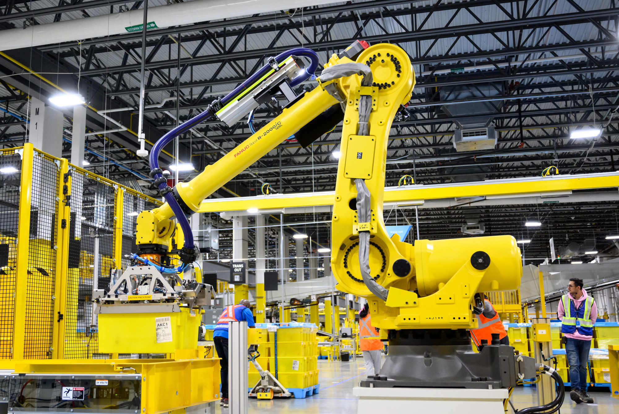 Amazon Canada opens a sophisticated robotics facility